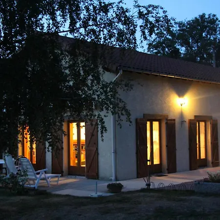 De Charme En Rhone-alpes : Terrasse, Cheminee, Jardin, Ideal Famille, Accessible Pmr - Fr-1-496-93 Saint-Priest-la-Prugne